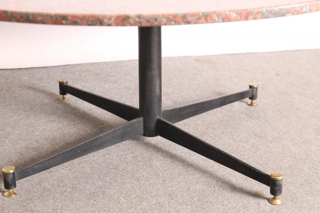 Mid-century round table with pink granite top and brass details, Italy, 50s 1124795