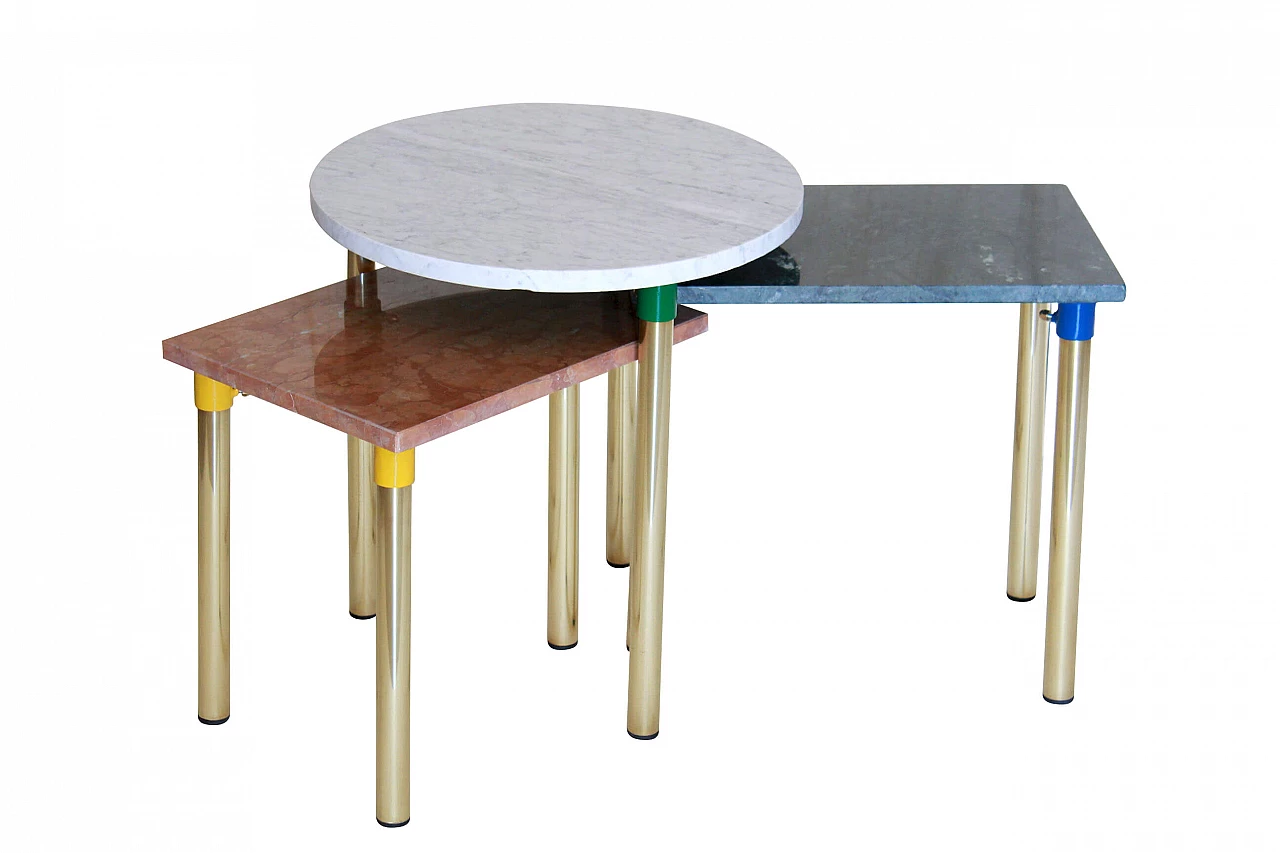 3 Coffee tables with marble top and brass frame 1125135