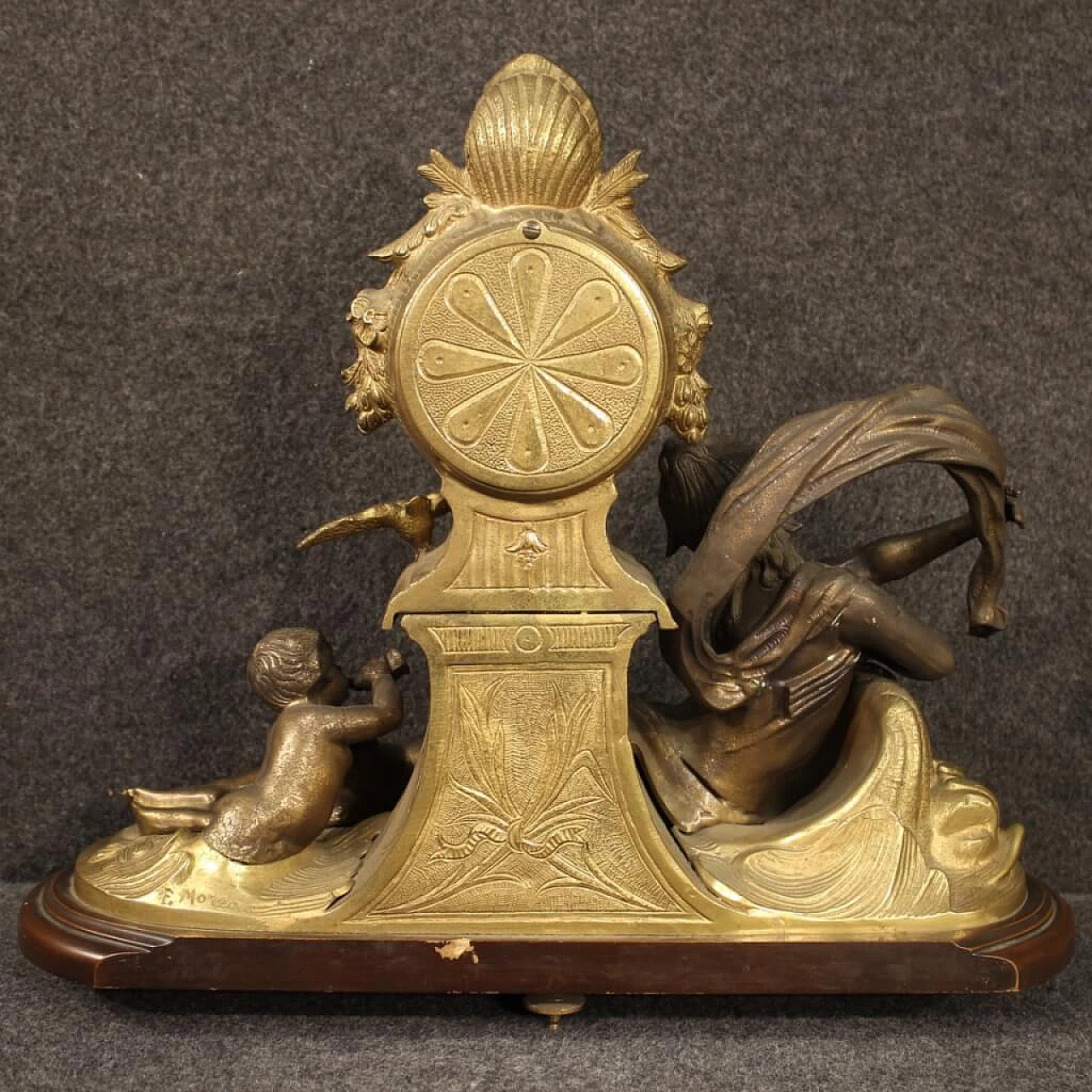 Orologio francese in bronzo e antimonio dorato 1127551