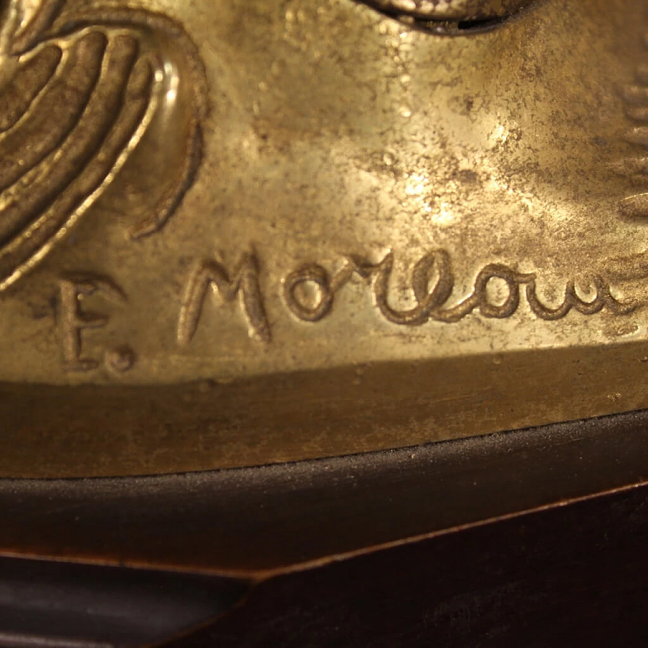 Orologio francese in bronzo e antimonio dorato 1127554
