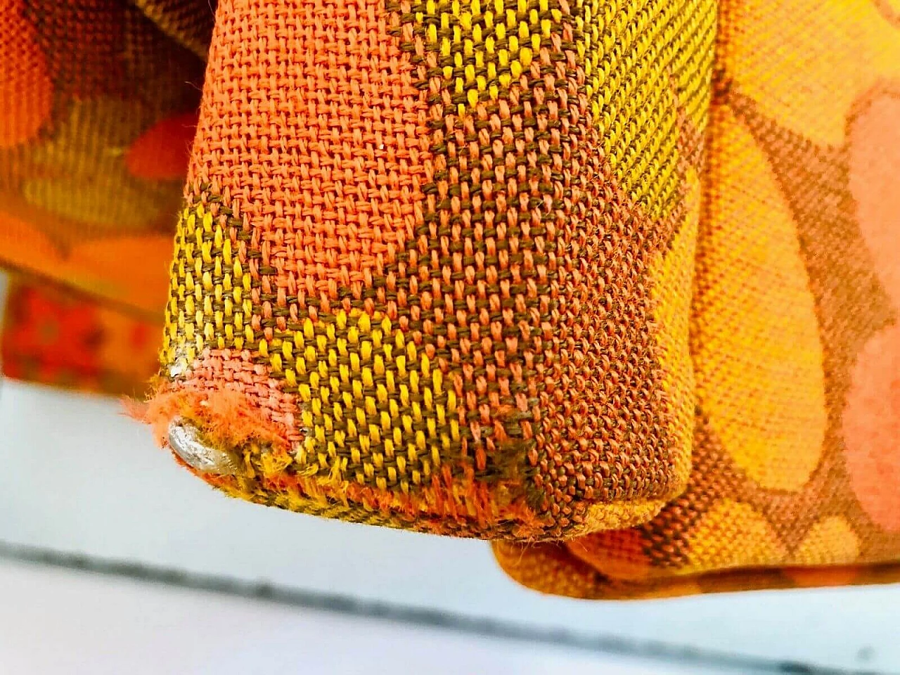 Divano a 2 posti Gorgone Napoli, anni '60 1129433