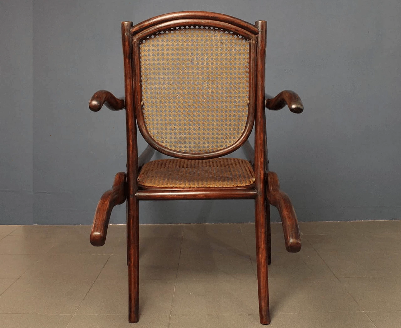 Sedan chair by Thonet 1130090