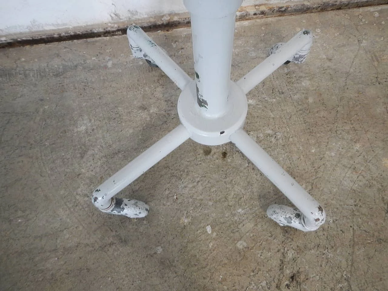 Sgabello regolabile con ruote e sella Giuliari, anni '50 1133885