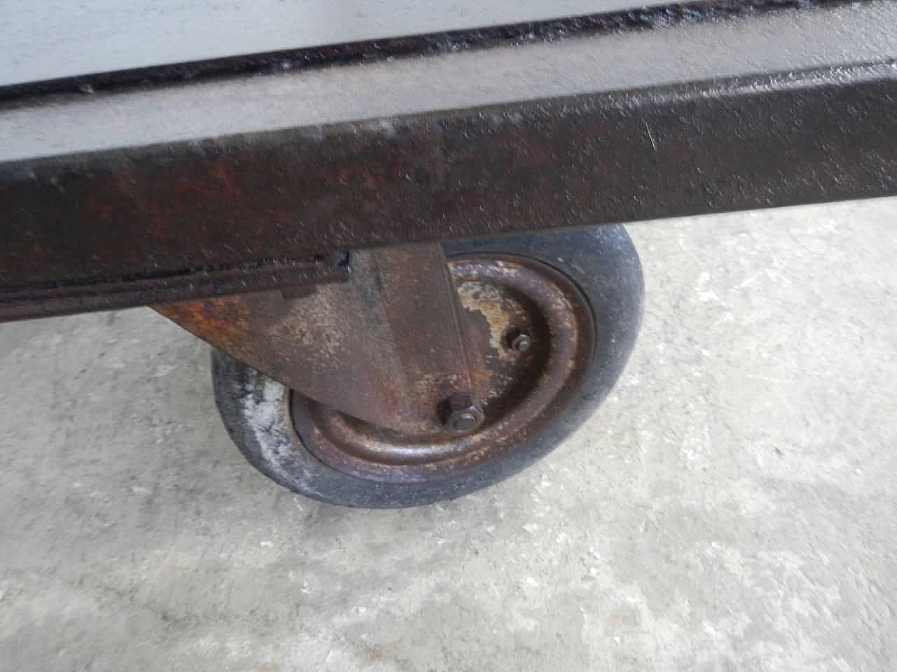 Trolley with iron wheels, 50s 1134070