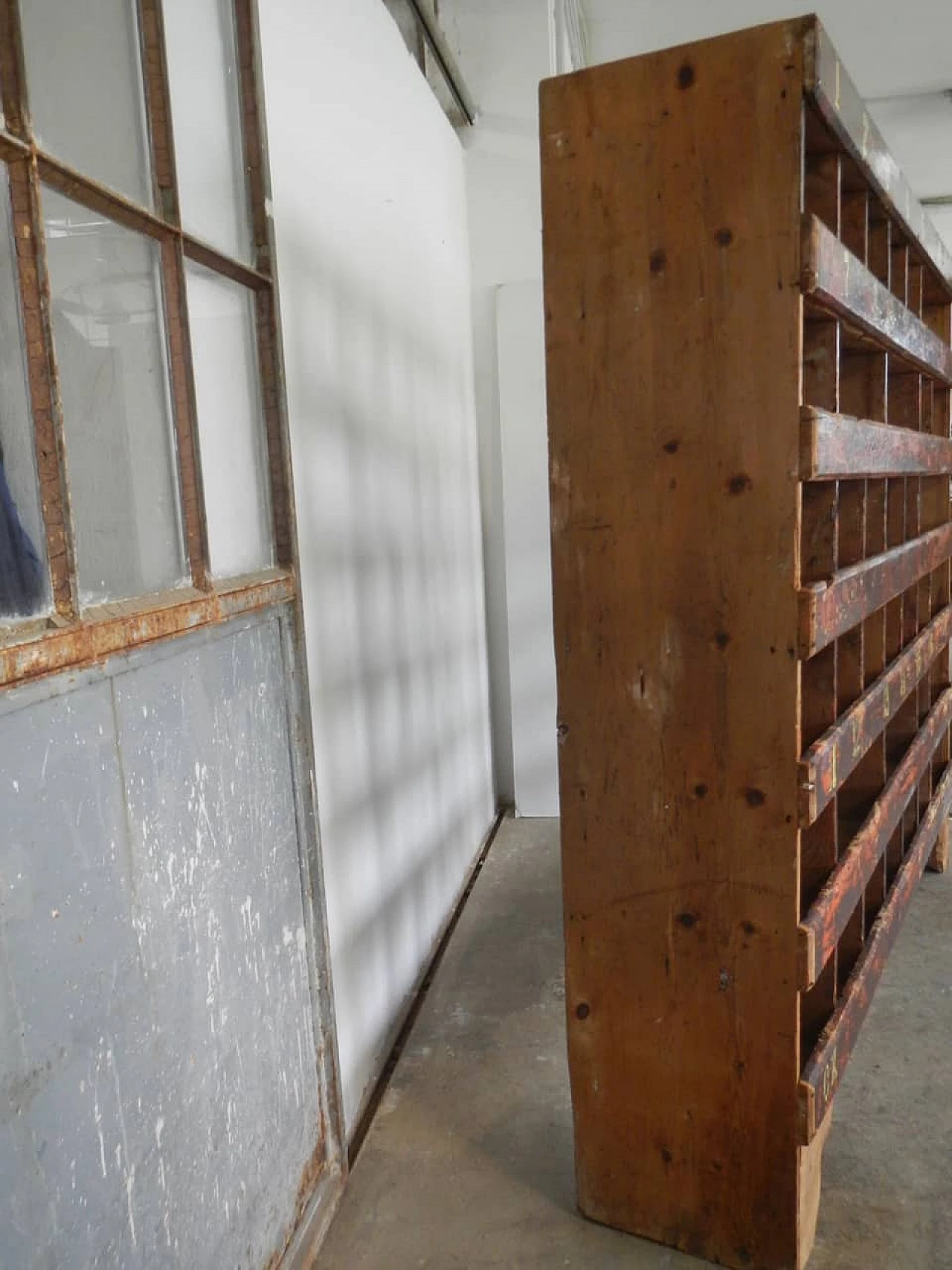 Wooden bookcase, 70s 1134149