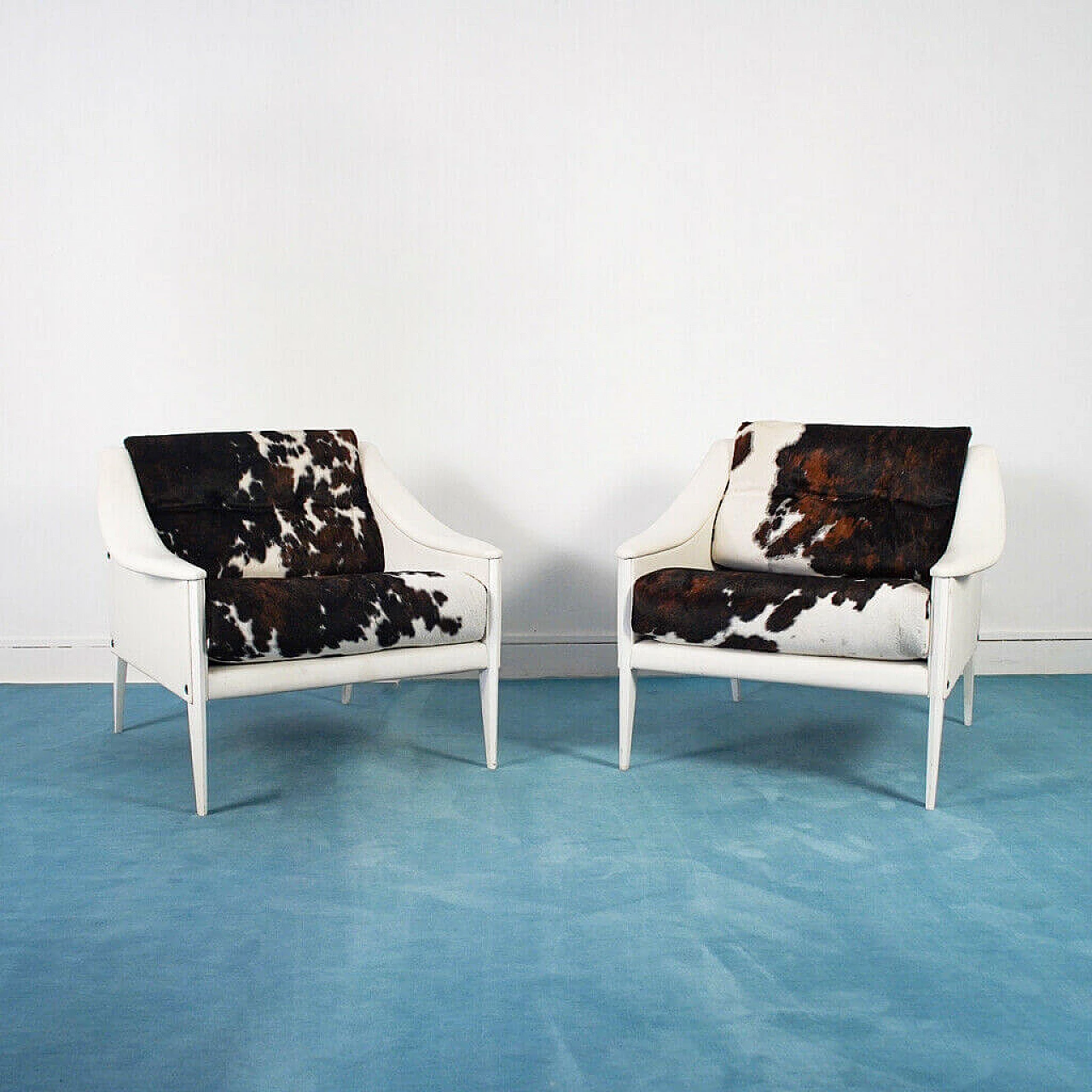 Pair  of Dezza armchairs in cowhide skin design by Gio Ponti production Poltrona Frau, 90s 1135263