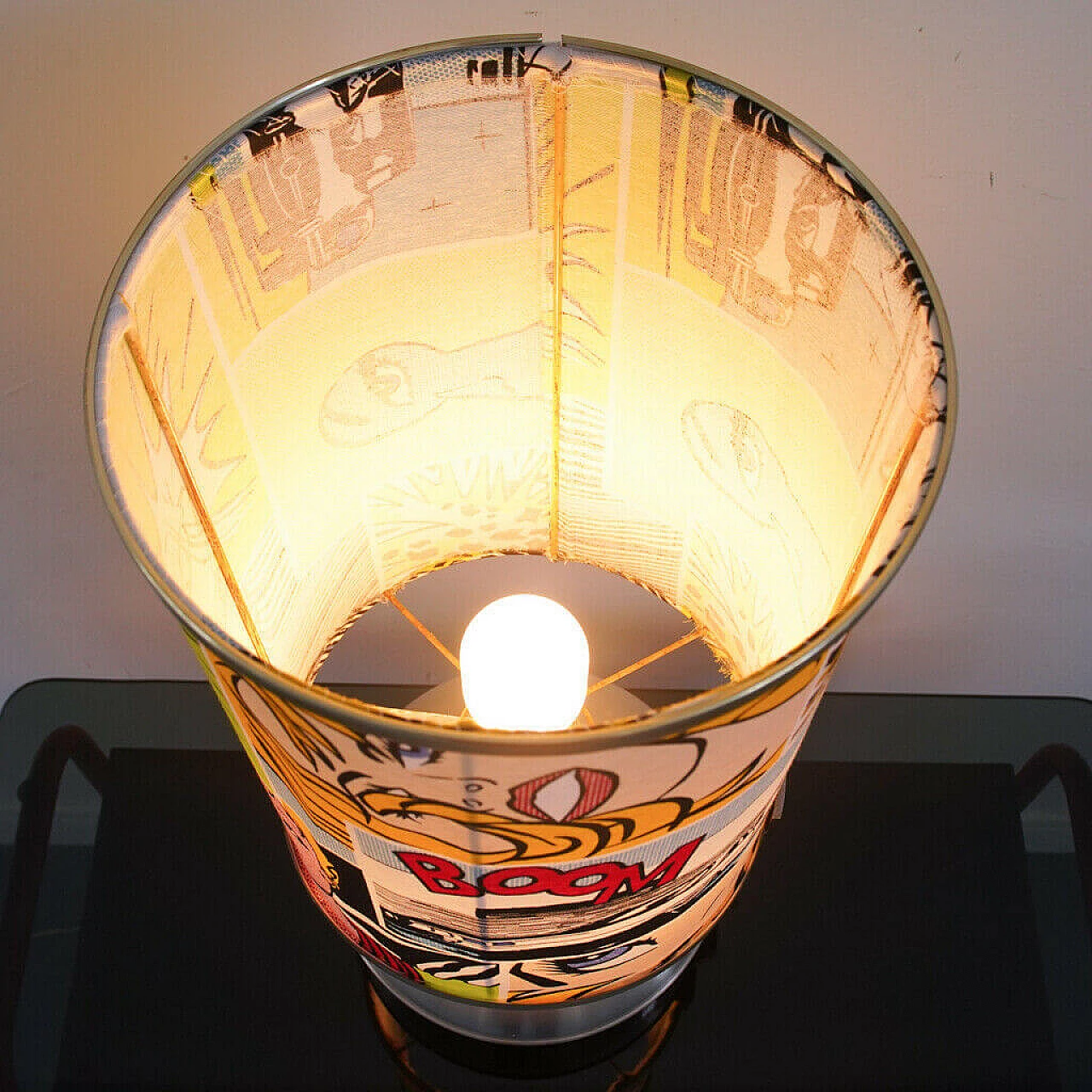 Lampada da tavolo satinata con paralume pop-art, anni '70 1138510