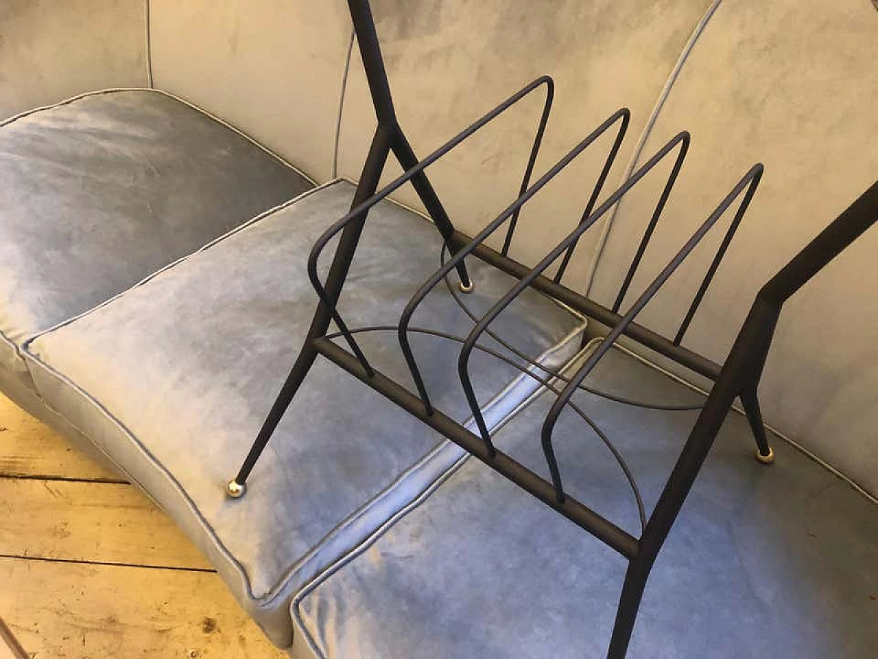 Magazine rack in black metal and brass, 1950s 1140676