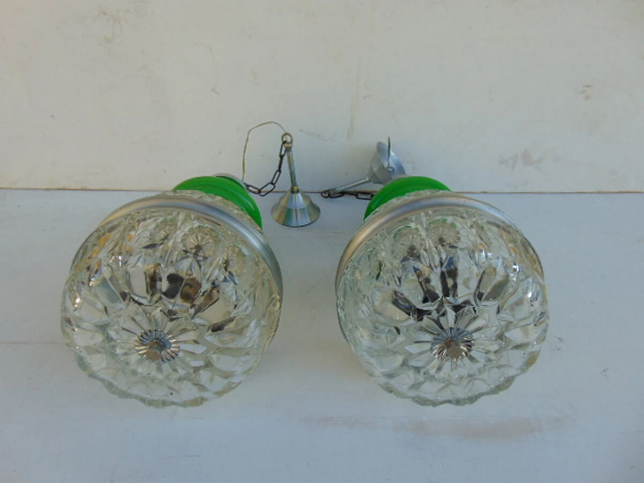 Pair of chandeliers in colored glass, 60s 1141400