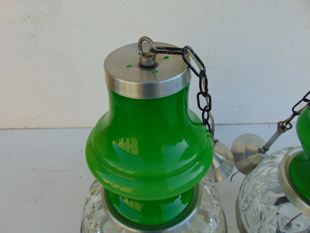 Pair of chandeliers in colored glass, 60s 1141402