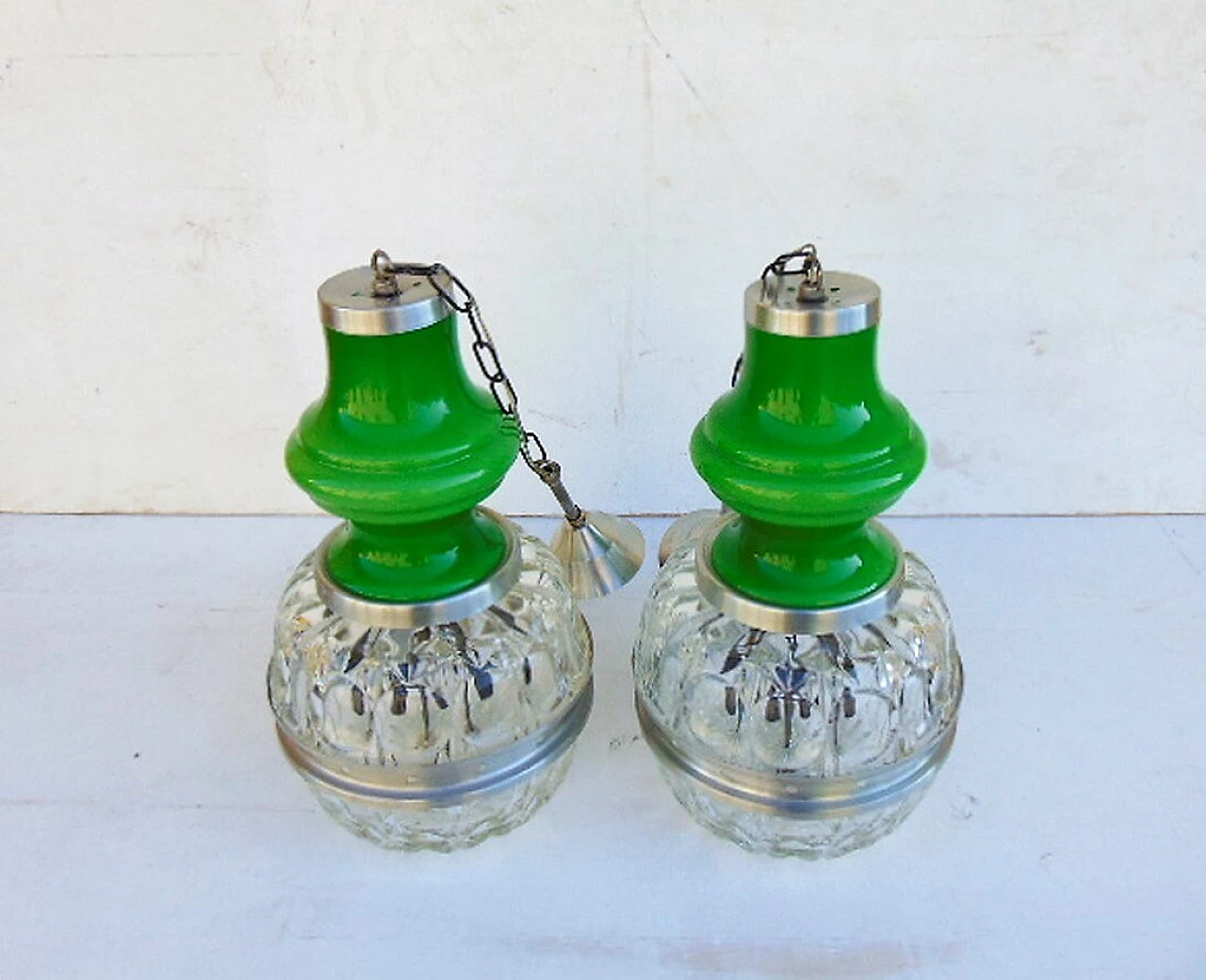 Pair of chandeliers in colored glass, 60s 1141404
