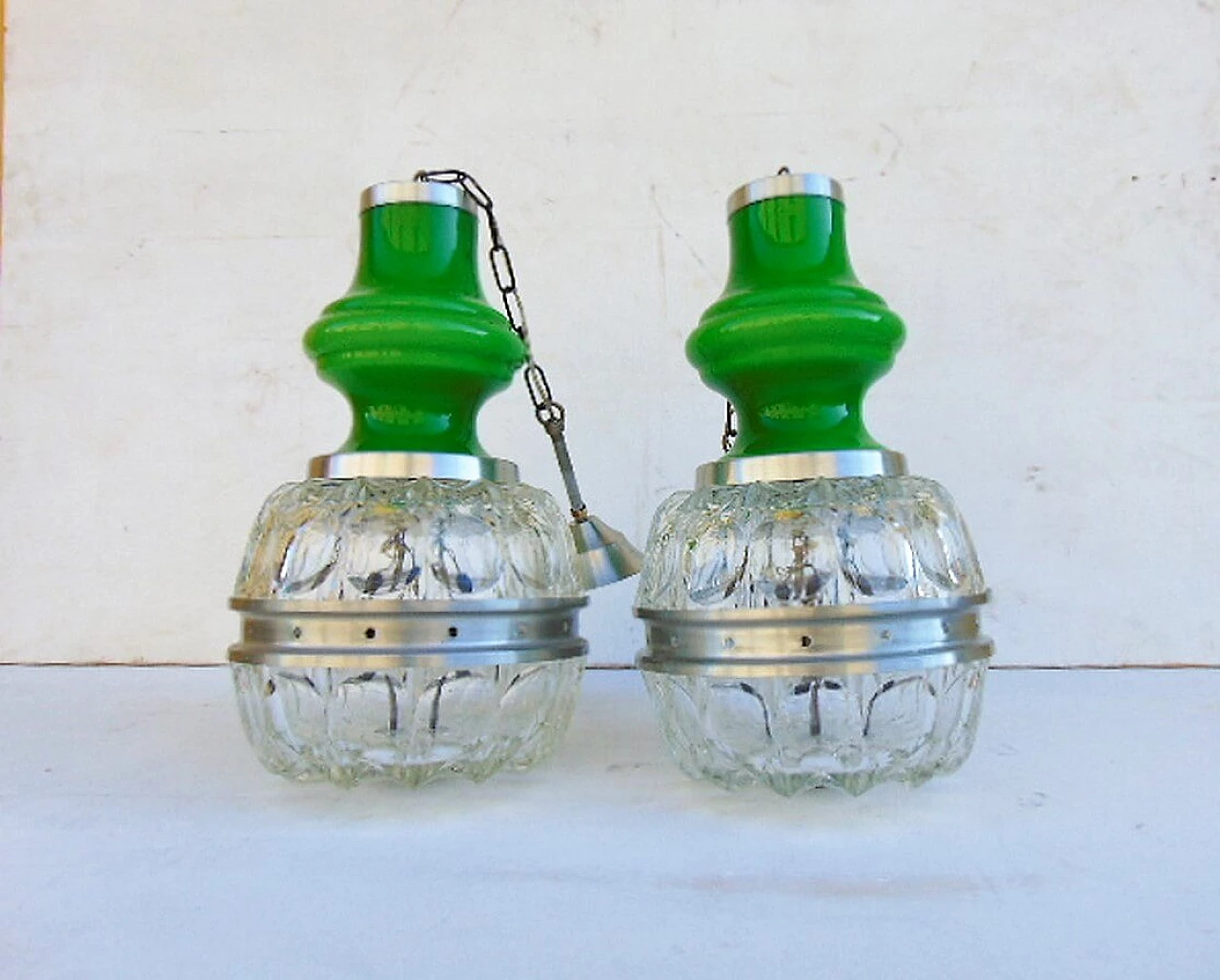 Pair of chandeliers in colored glass, 60s 1141405