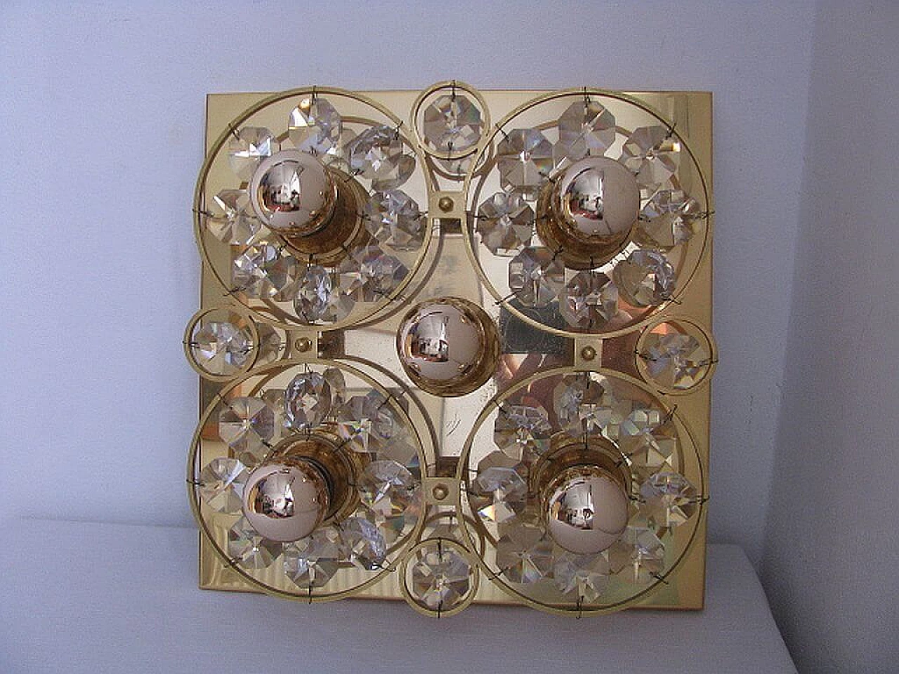 Lampada da parete in oro e cristalli di vetro, anni '60 1141442