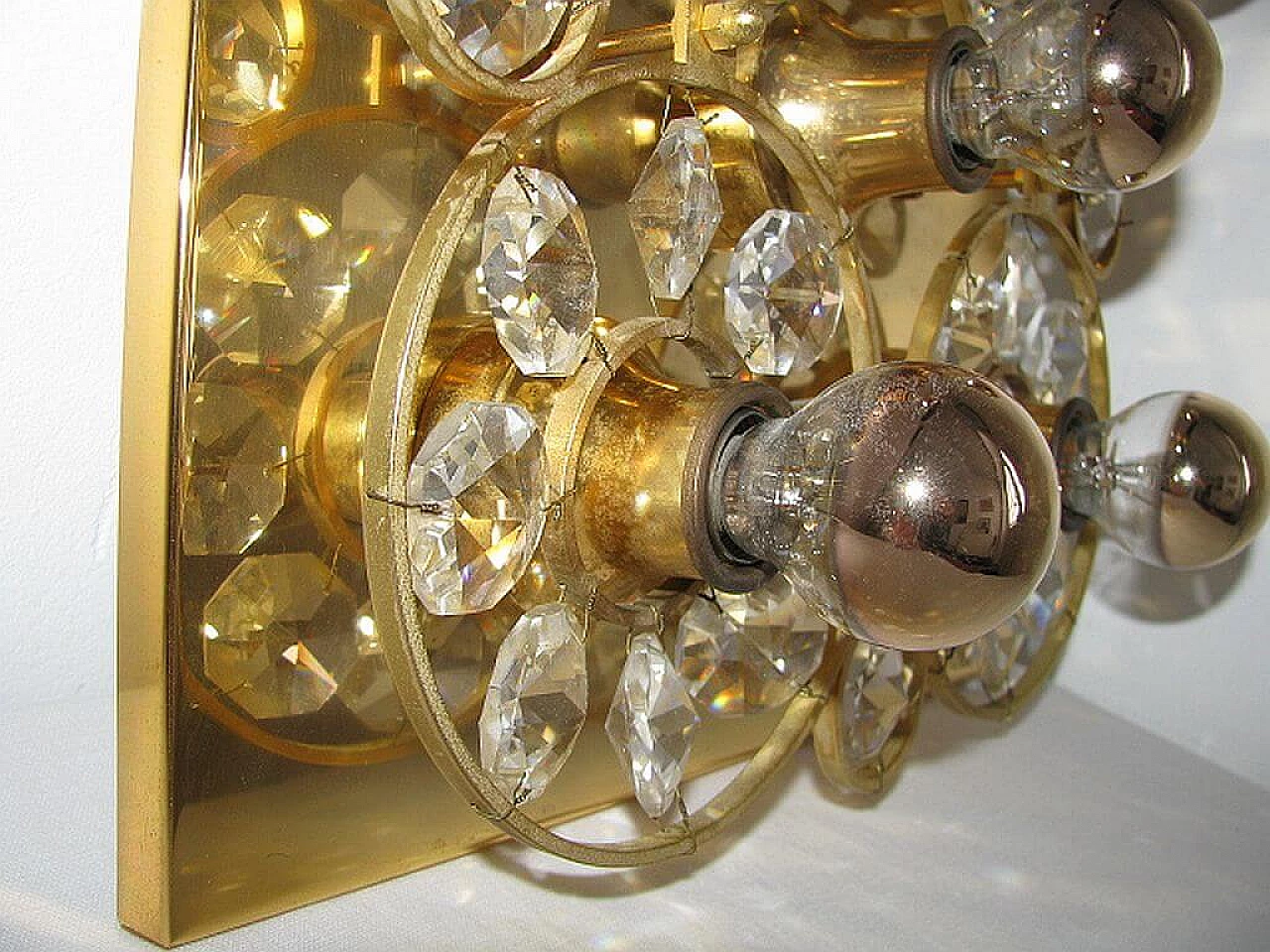Lampada da parete in oro e cristalli di vetro, anni '60 1141445