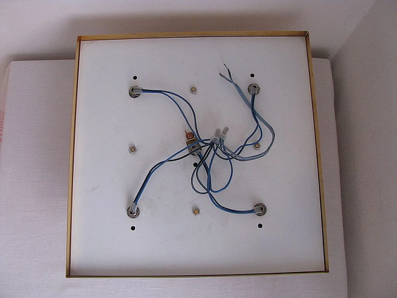 Wall lamp in gold and glass crystals, 1960s 1141446