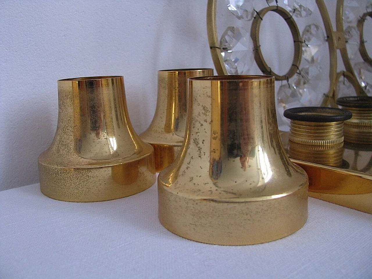 Wall lamp in gold and glass crystals, 1960s 1141452