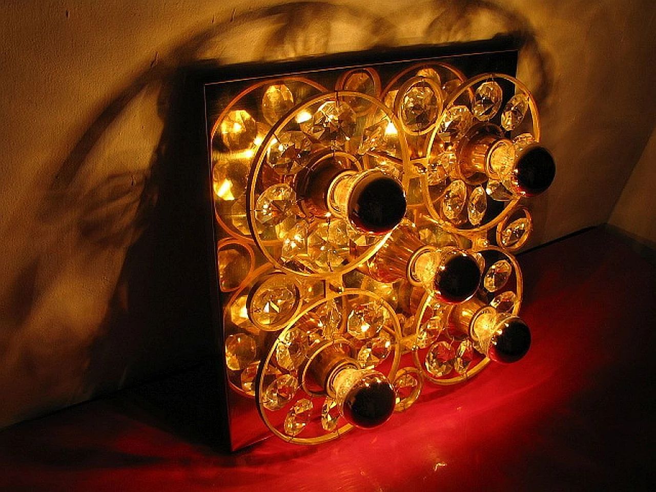 Lampada da parete in oro e cristalli di vetro, anni '60 1141453