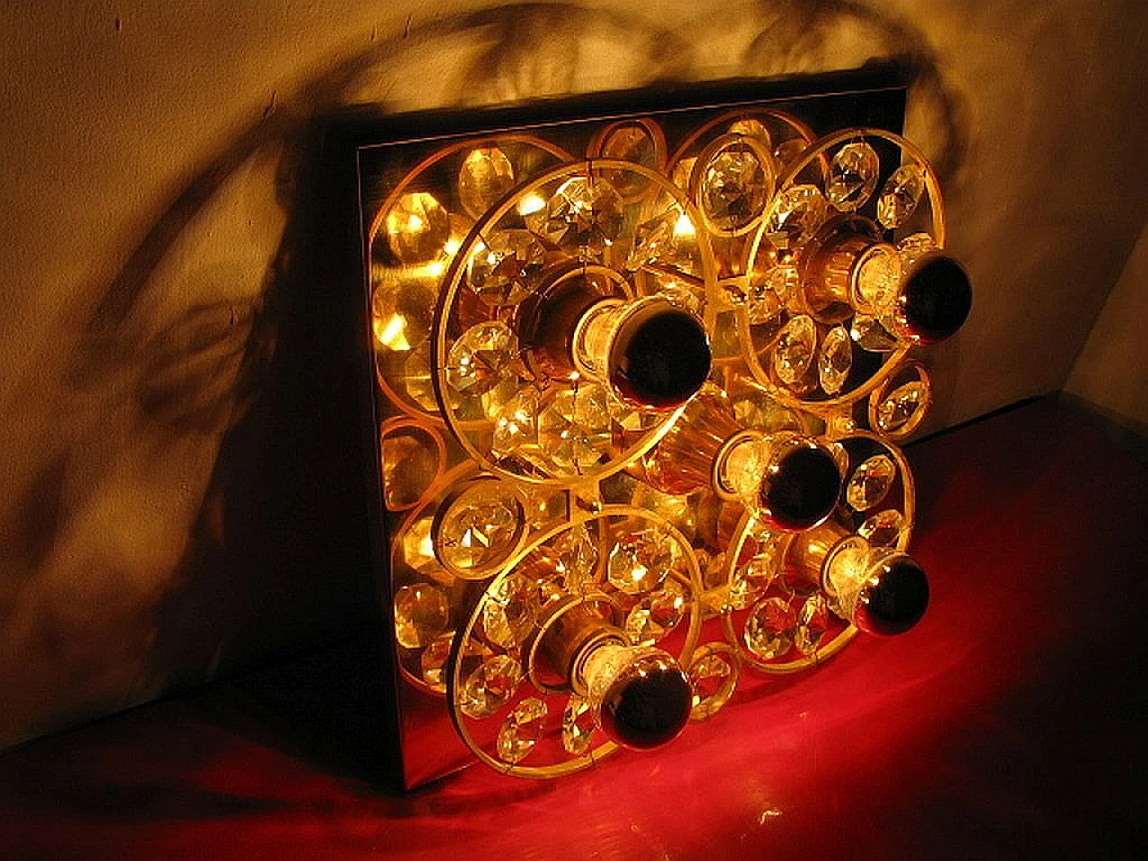 Wall lamp in gold and glass crystals, 1960s 1141453
