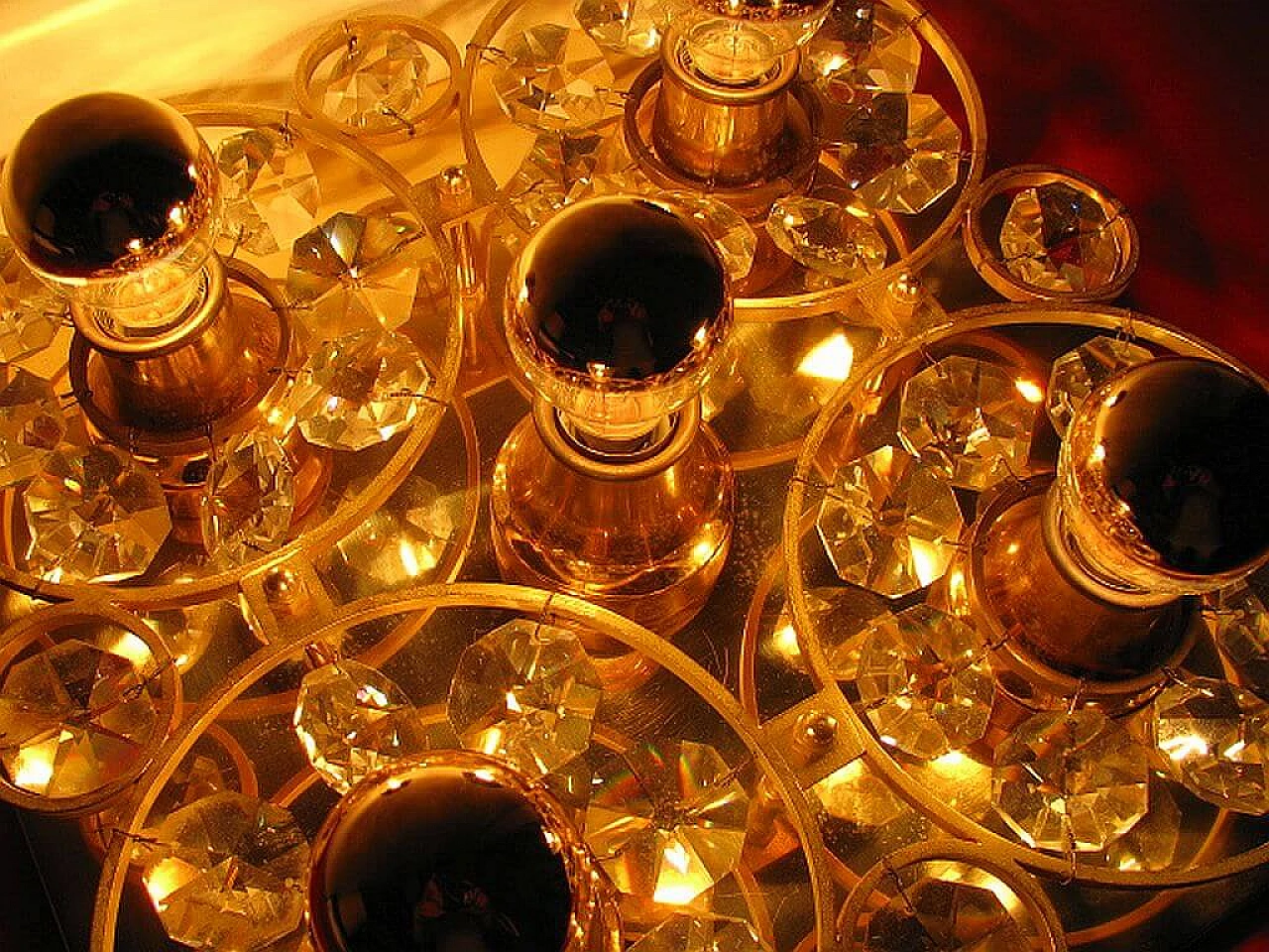 Lampada da parete in oro e cristalli di vetro, anni '60 1141457