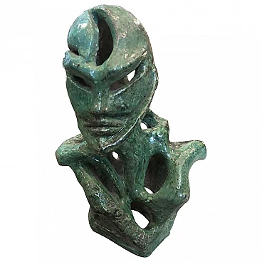 Scultura in ceramica verde futurista di un busto, anni '30