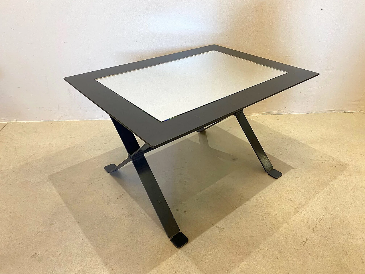 Coppia di tavolini, anni '70 1142086