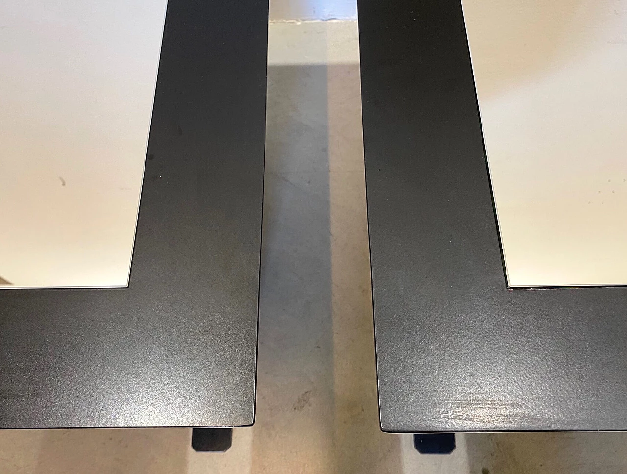 Coppia di tavolini, anni '70 1142089