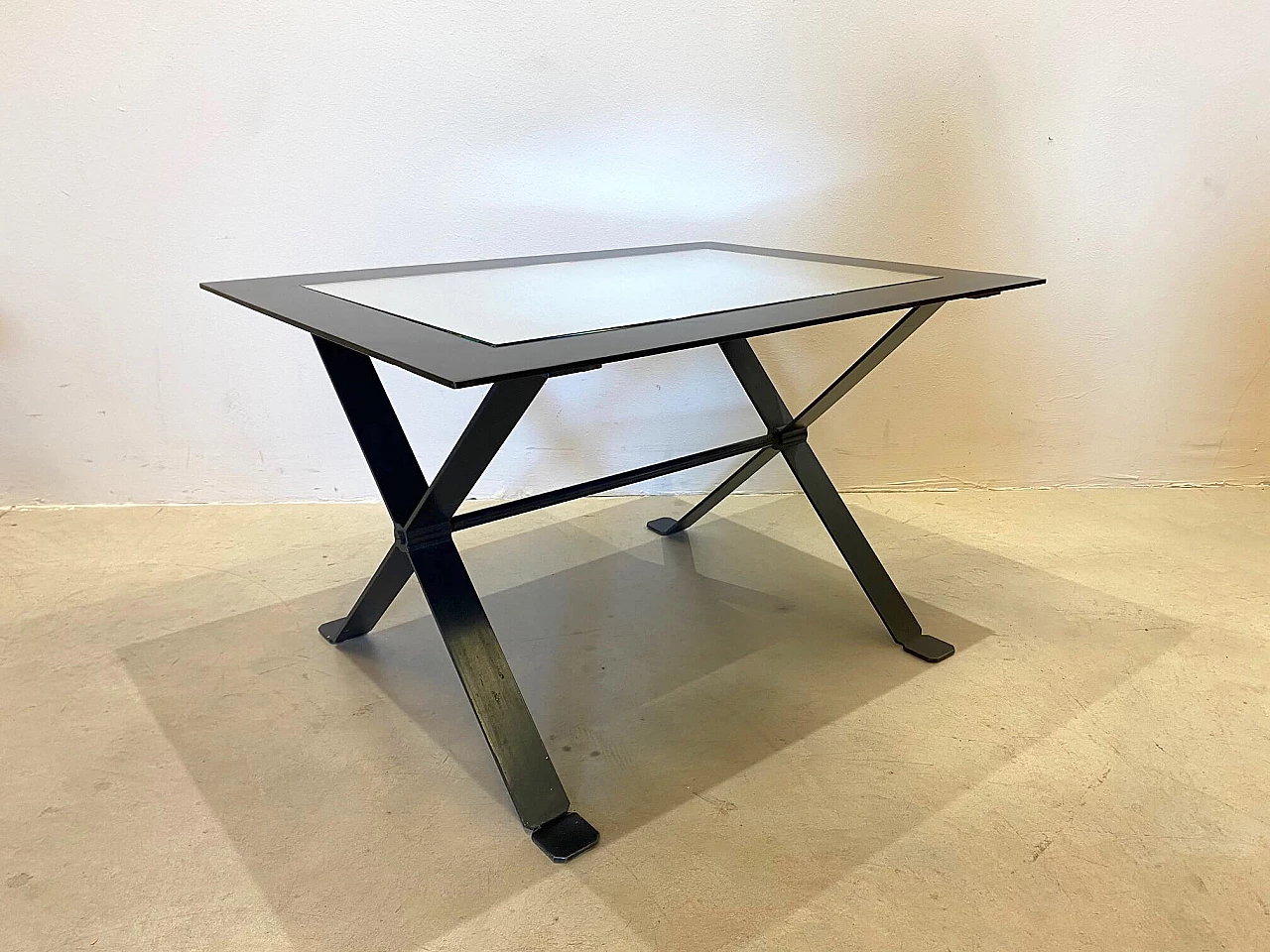 Coppia di tavolini, anni '70 1142091