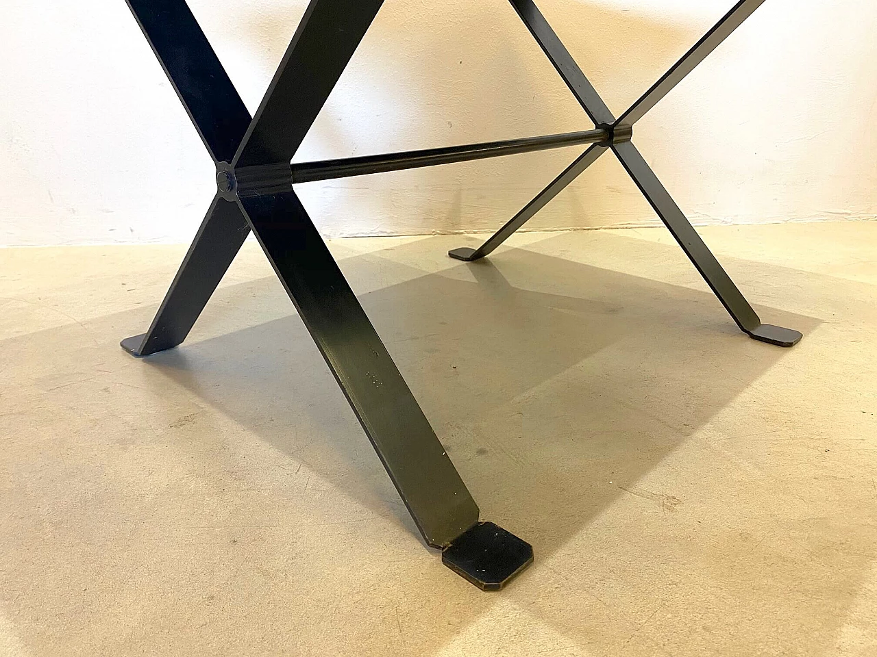 Coppia di tavolini, anni '70 1142092