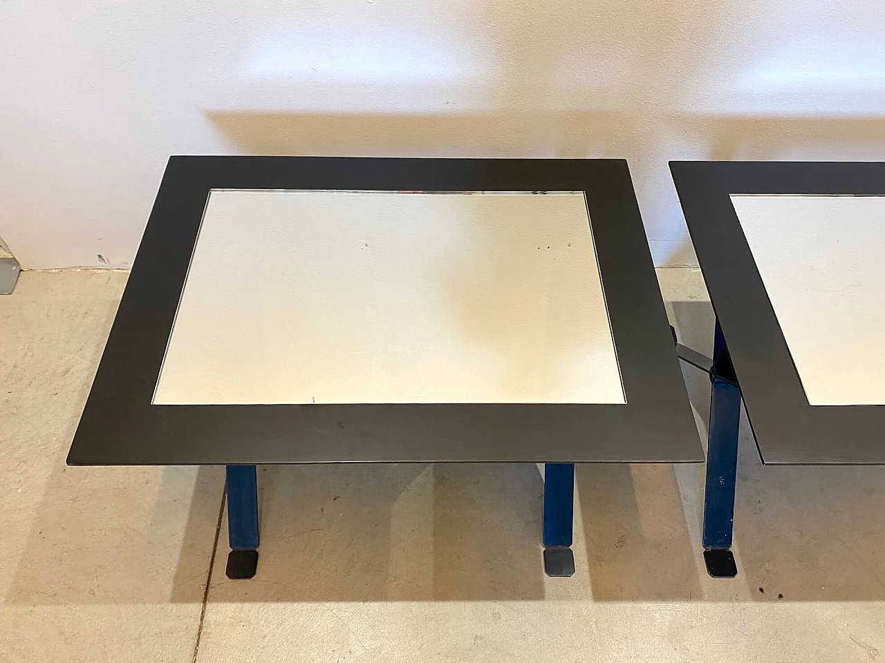 Coppia di tavolini, anni '70 1142098