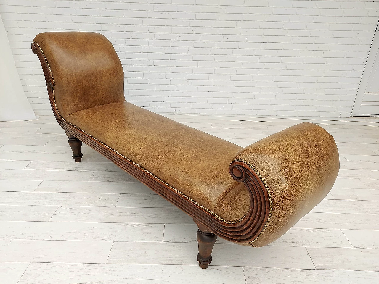Antica chaise longue danese d'epoca, inizio del XX secolo 1142183