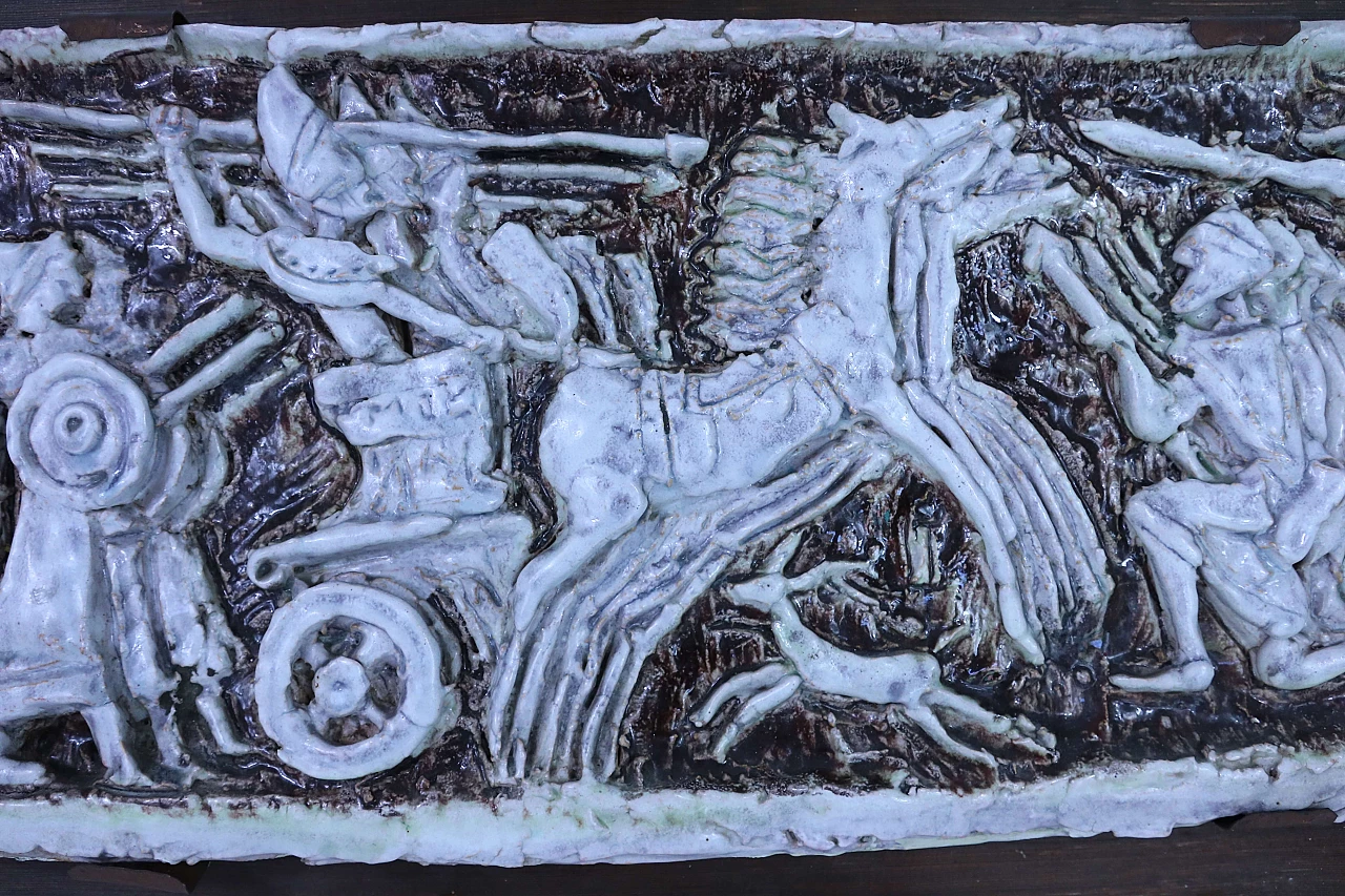 Pannello di ceramica con scena bellica 1143524