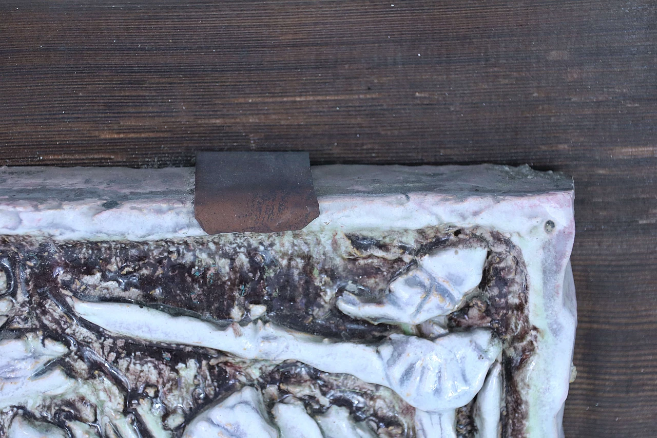 Pannello di ceramica con scena bellica 1143526