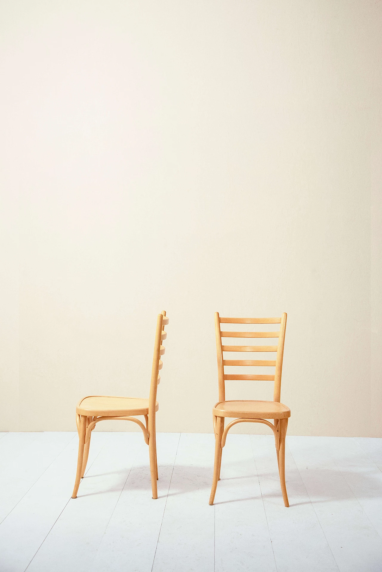 4 sedie in legno in stile scandinavo, anni '70 1143654