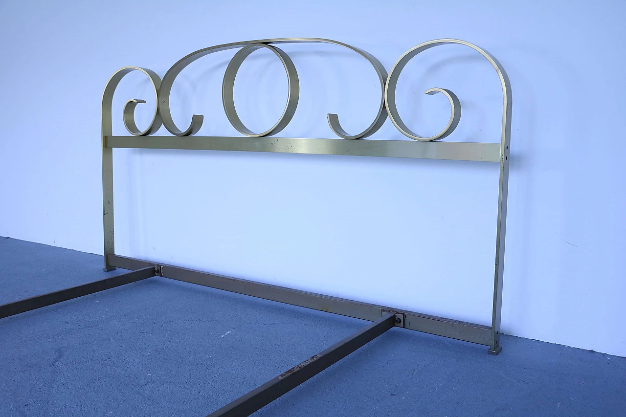 Brass bed 1143786