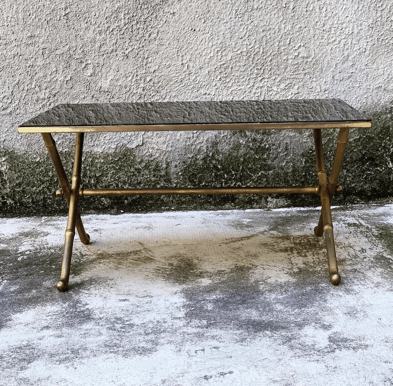 Faux bamboo coffee table in gilded brass with black glass top, 60s 1143852