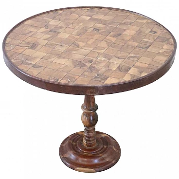 Inlaid round coffee table, XX century