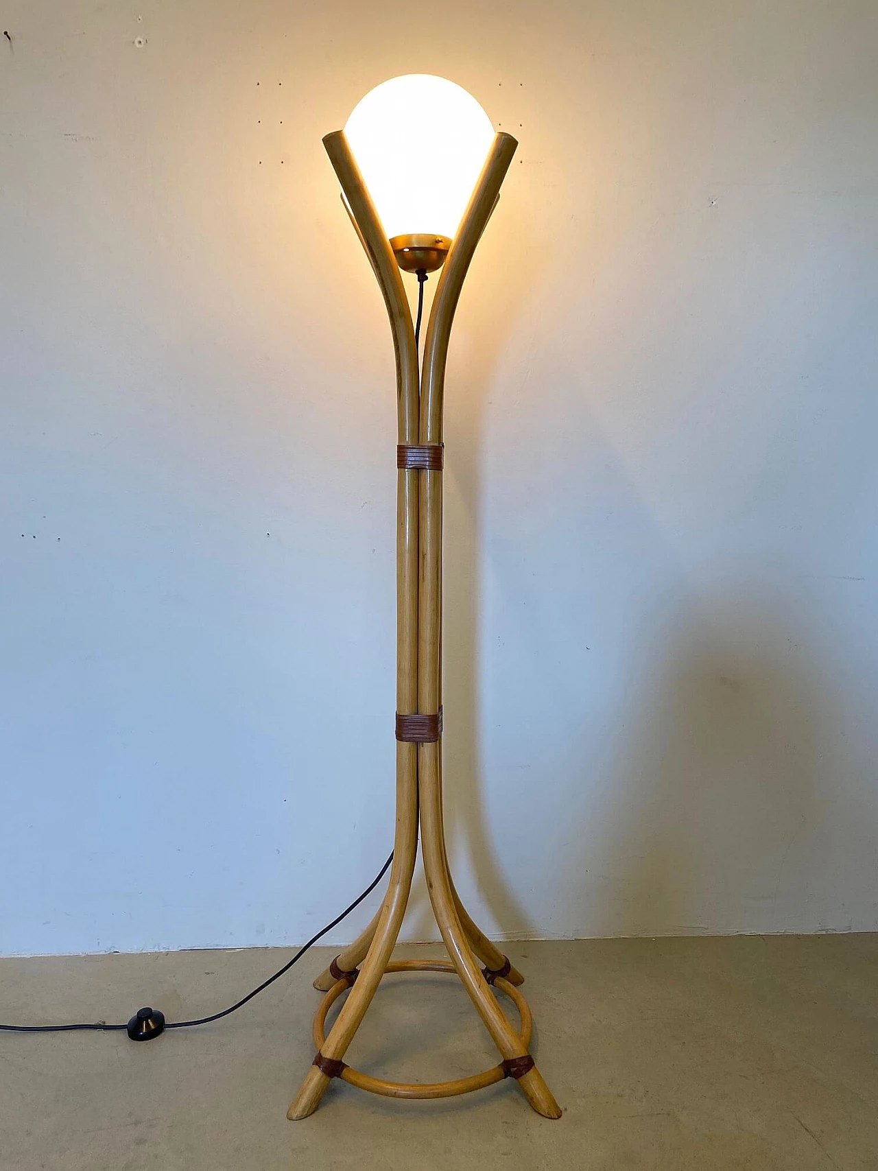 Floor lamp made of bamboo, 70s 1144453