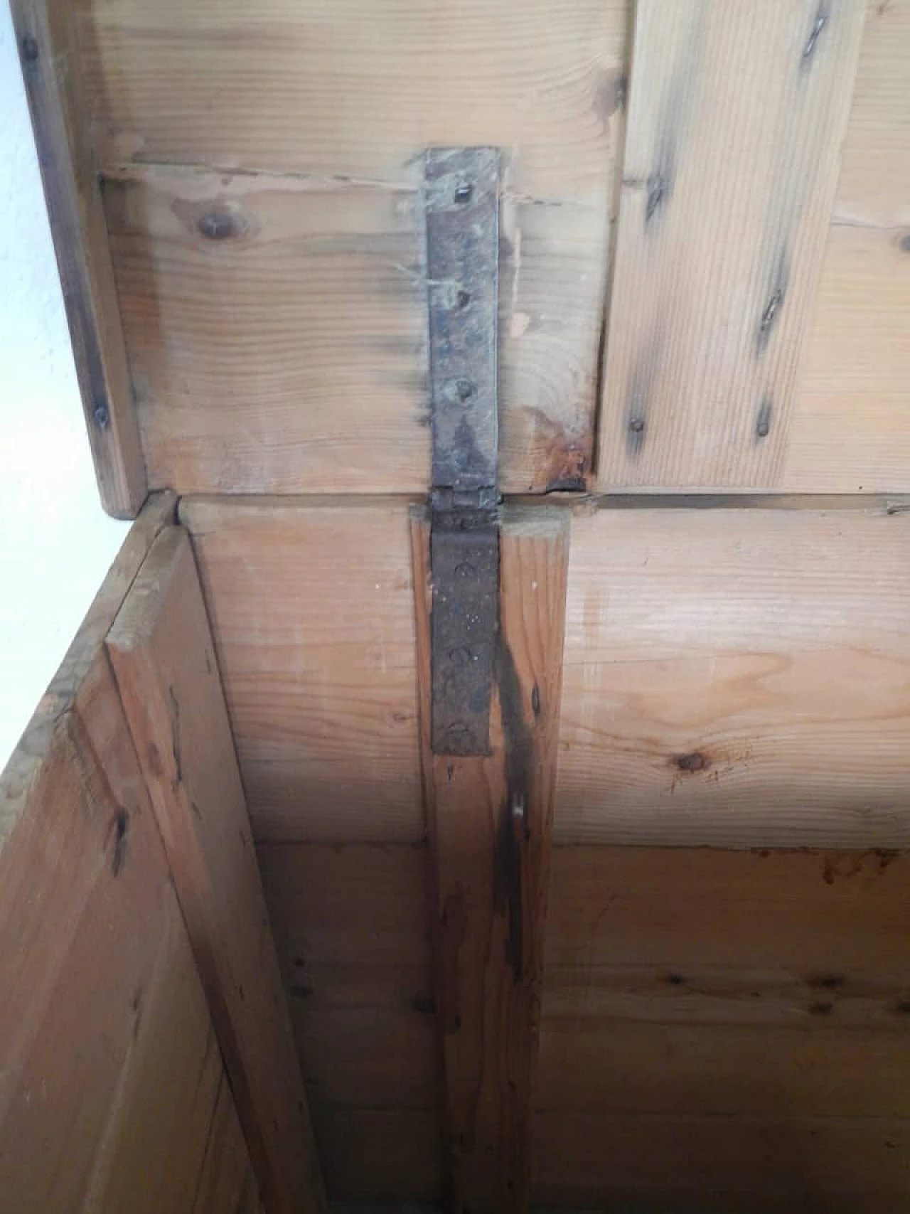 Trunk or case in fir wood with lid, 50s 1180568