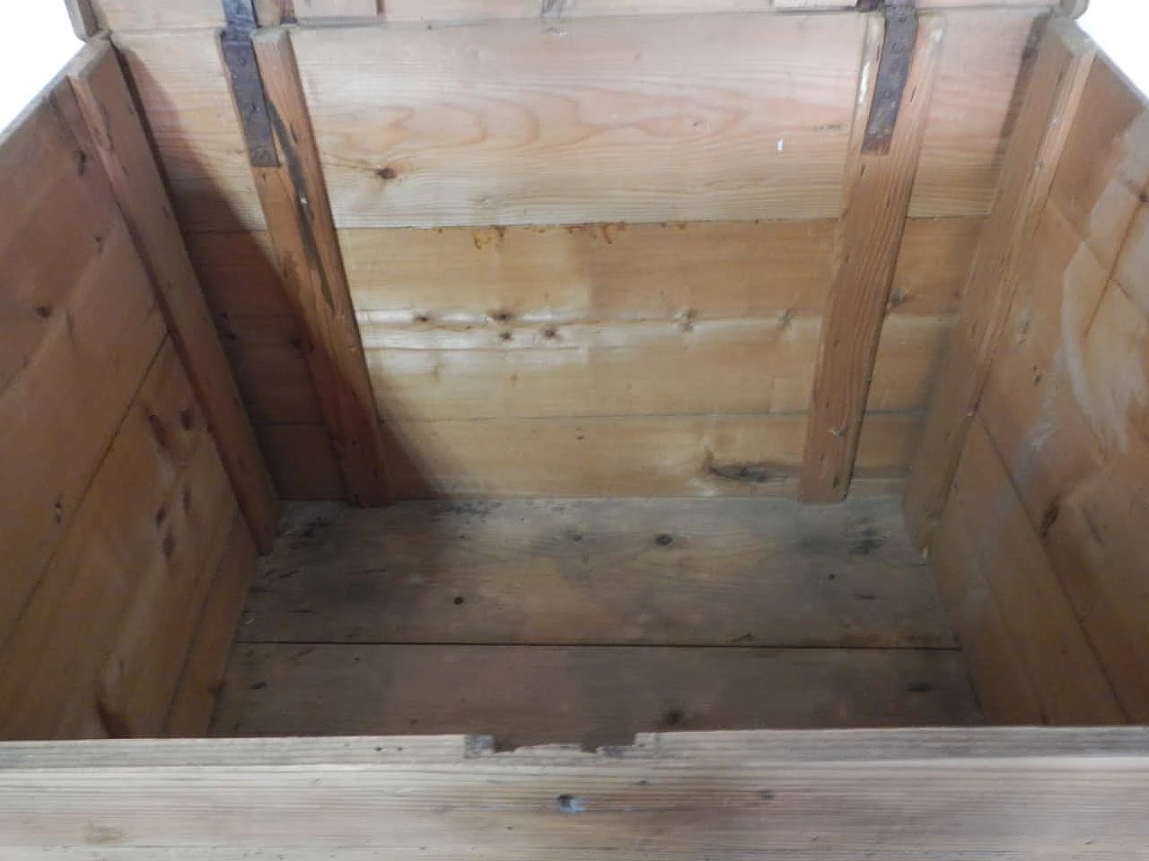 Trunk or case in fir wood with lid, 50s 1180569