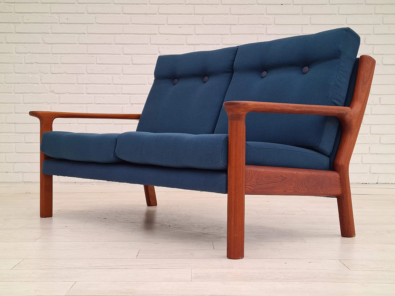 Scandinavian sofa in wool and teak, 70s 1181112