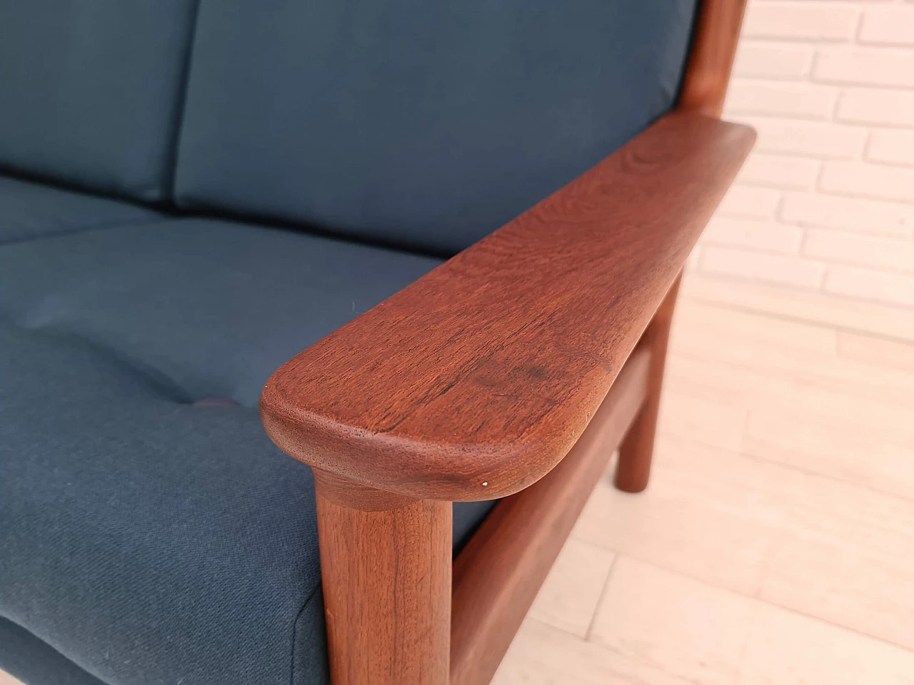 Scandinavian sofa in wool and teak, 70s 1181116