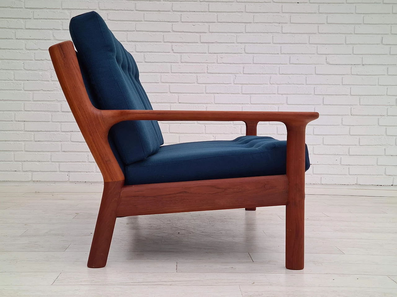 Scandinavian sofa in wool and teak, 70s 1181119