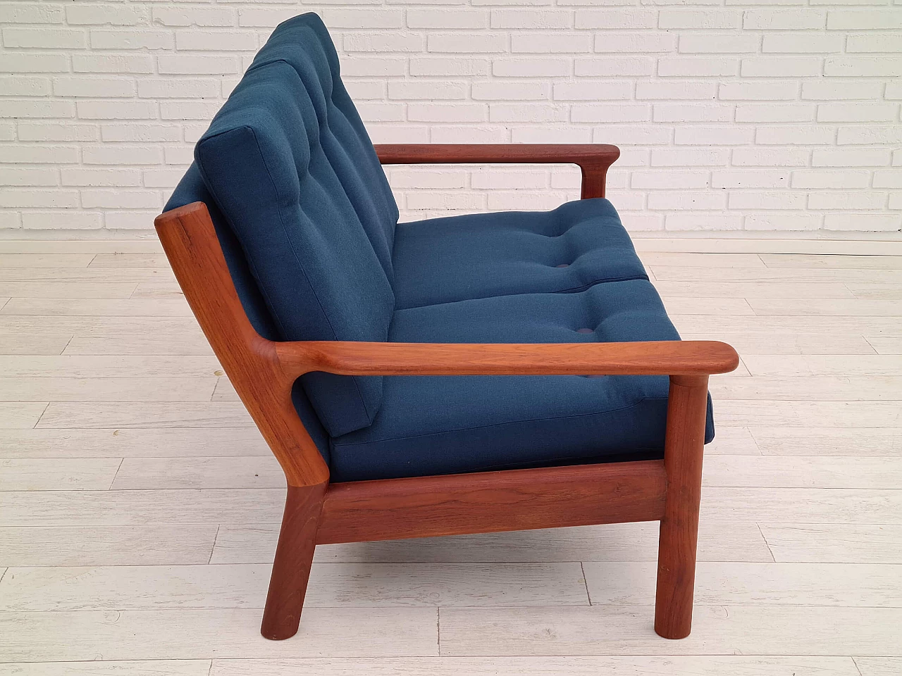 Scandinavian sofa in wool and teak, 70s 1181120