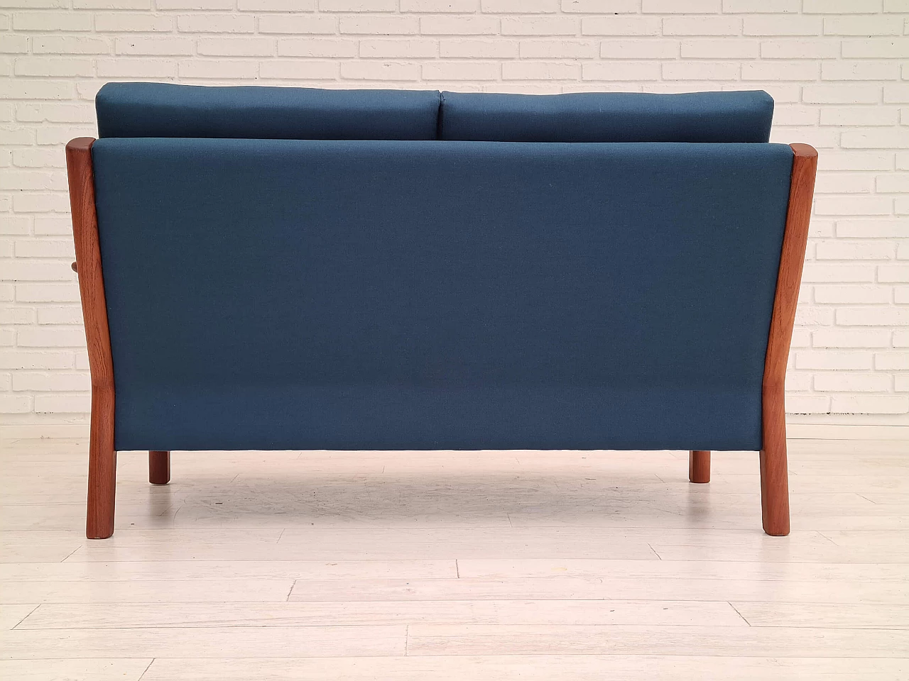 Scandinavian sofa in wool and teak, 70s 1181124