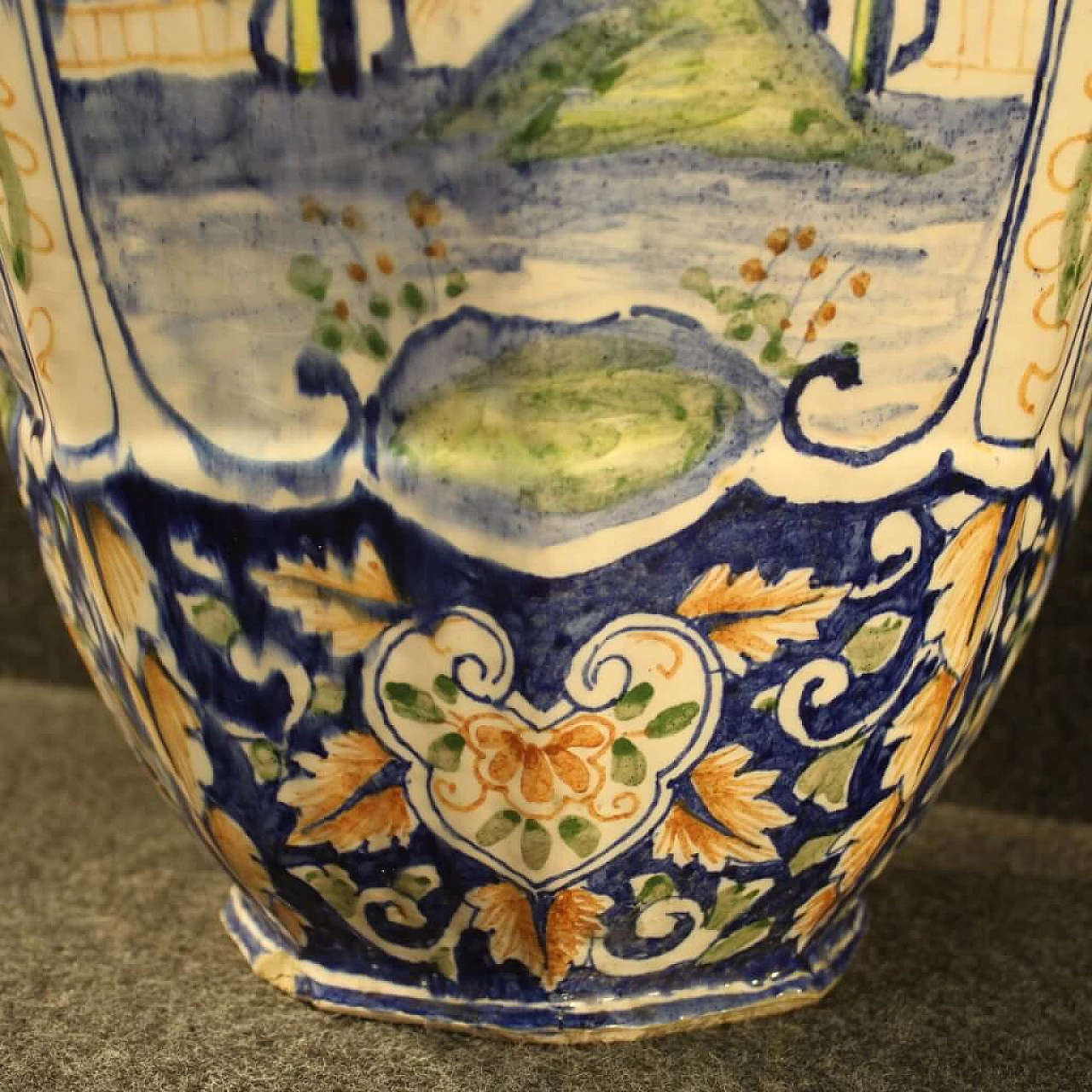 Vaso italiano in ceramica dipinta, XX secolo 1181402