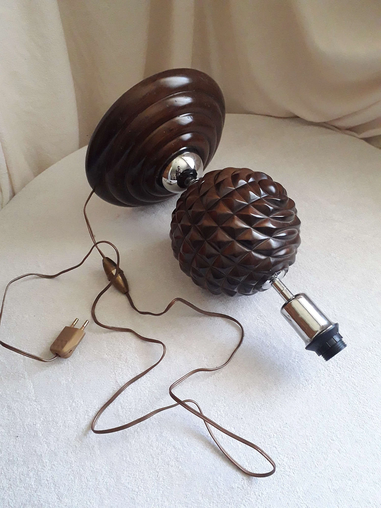 Table lamp in walnut wood, 70s 1181659