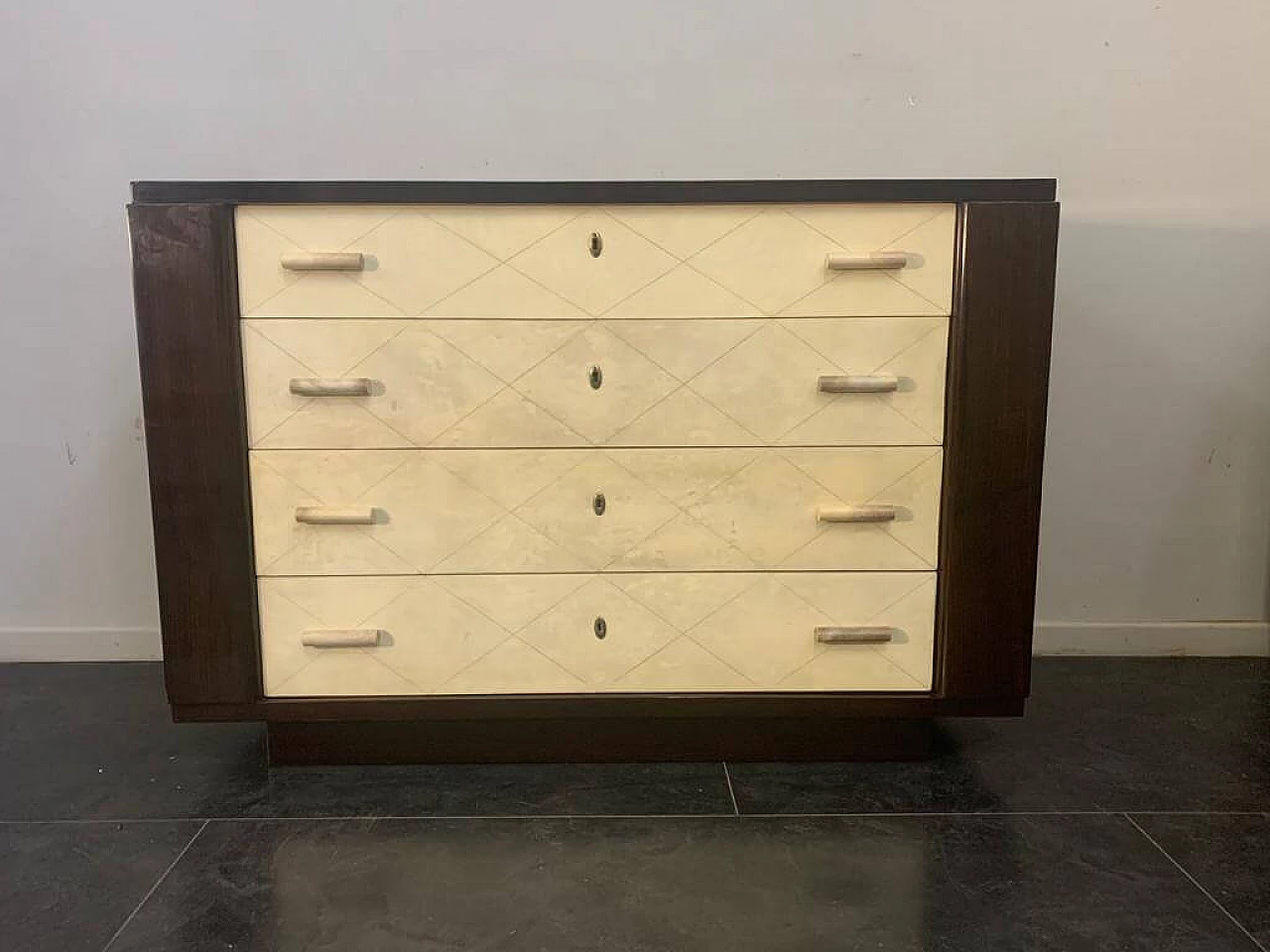 Art Deco chest of drawers in mahogany with parchment handles, 1940s 1181988