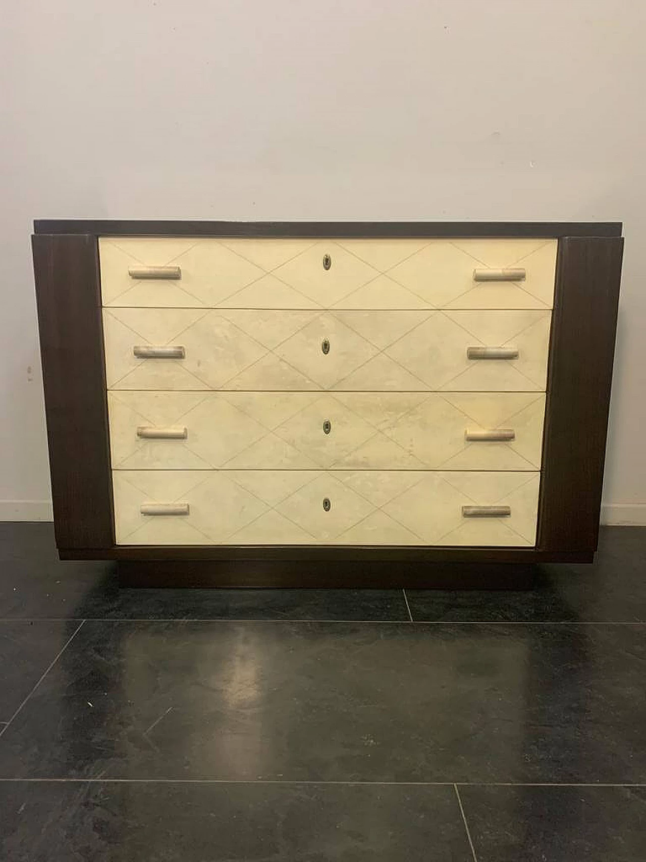 Art Deco chest of drawers in mahogany with parchment handles, 1940s 1181990