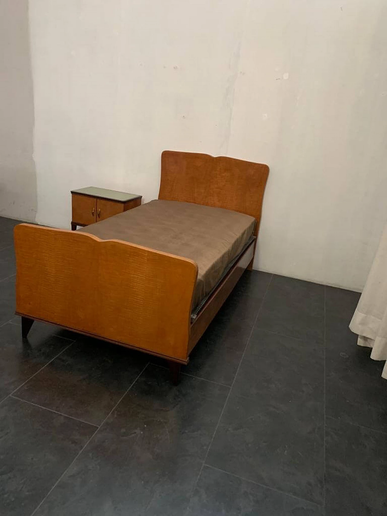 Set letto e comodino in legno di mogano biondo, anni '50 1182211