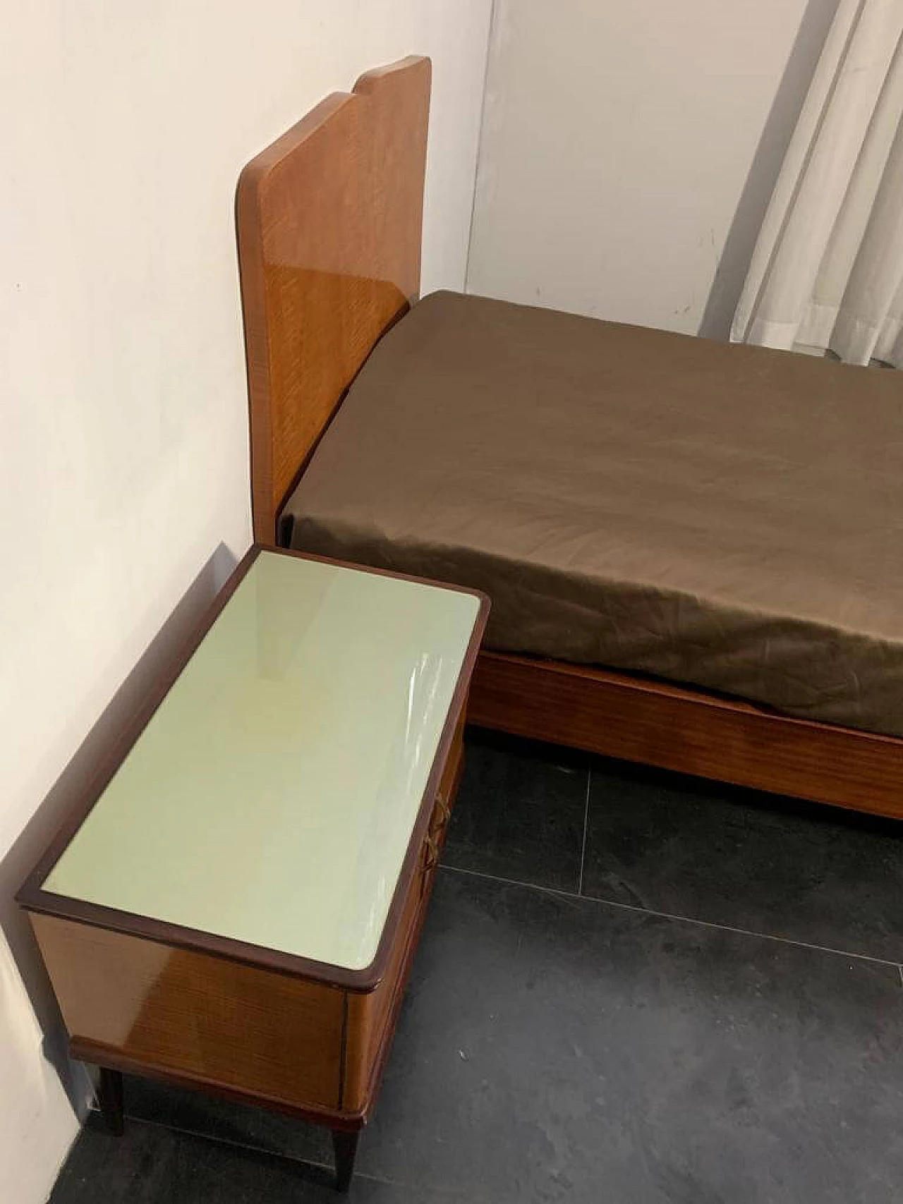 Set letto e comodino in legno di mogano biondo, anni '50 1182213